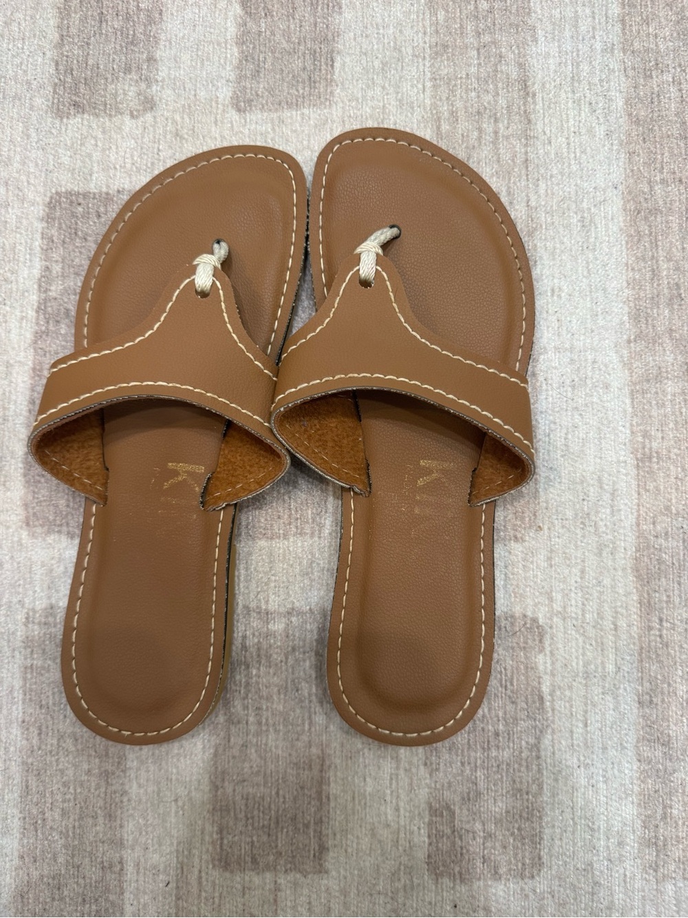 Women's Kino Tan Leather Thong Sandals with Contrast Stitching - Picture 3 of 7